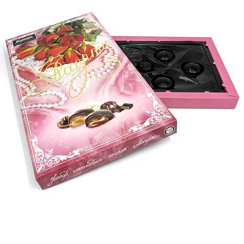 Набор конфет "Ассорти" Розы с подарком 130г/Шоколадный Кутюрье