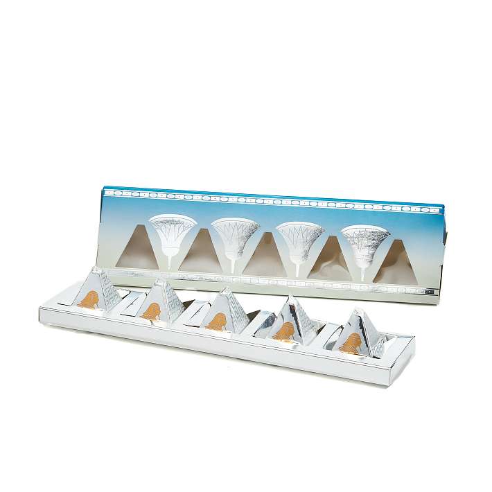 Конфеты "PHARAON" (молочный шоколад с цельным миндалем) 135г/Свит Экспресс